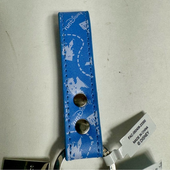 NWT. Disney 2024 runDisney springtime surprise weekend keychain or bag charm - Picture 7 of 11